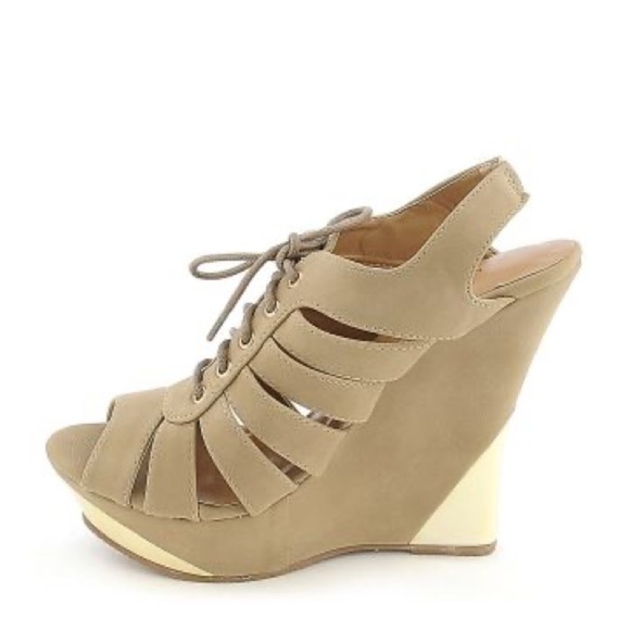 TAN and Gold Wedge Heels- with box - Picture 5 of 6